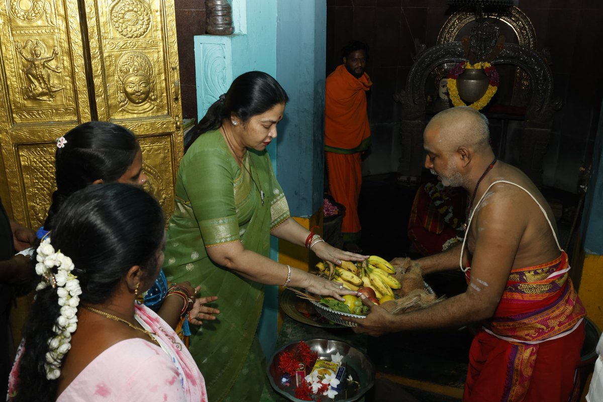 Prashanthi_VPR's tweet photo. @ncbn @naralokesh @JaiTDP @AnamReddy_TDP https://t.co/eKTlolIYFi