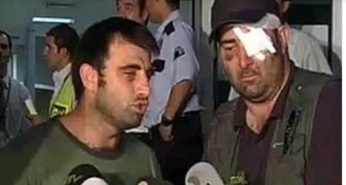 hacalogluhilmi1's tweet photo. Ah be Levent,,,
Daha birkaç gün önce ekranda gördüm seni. 
Yine aynı heyecanla anlatıyordun.
Her zamanki aşkla, şevkle.
Soğukkanlılığın da yamandı. 
Ağustos sıcağında cehenneme dönmüş bir arabanın içinden içinden biliyorum. 
Büyük bir haberciydin. Huzur içinde yat. #LeventÖztürk https://t.co/6Qsfv7A2Zm