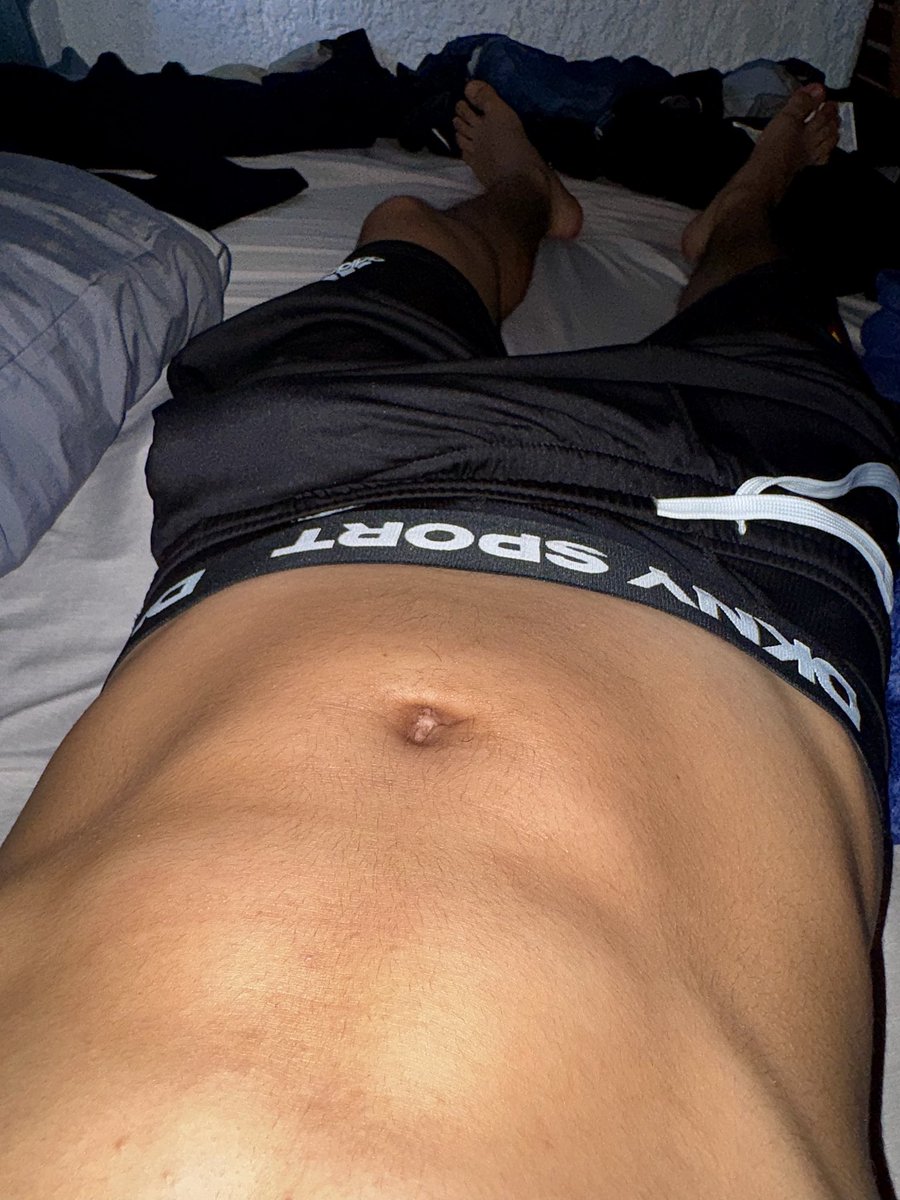 Jkllzzk's tweet photo. Les gusta como se me marca en el short? https://t.co/Z4hO97kTsN