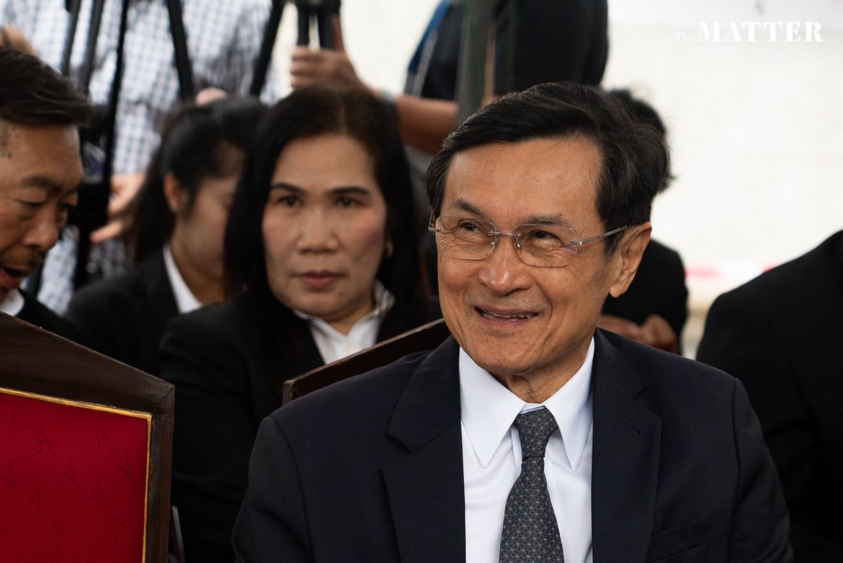 thematterco's tweet photo. วันนี้ (6 ต.ค.) มหาวิทยาลัยธรรมศาสตร์จัดงานรำลึก ครบรอบ 50 ปี 6 ตุลา โดยอธิการบดีธรรมศาสตร์ ศ.ดร.ศุภสวัสดิ์ ชัชวาลย์ พร้อมผู้เข้าร่วมงานได้ยืนไว้อาลัยแด่ผู้เสียชีวิต ต่อด้วยพิธีวางพวงดอกไม้รำลึกวีรชน ซึ่งได้มีตัวแทนของพรรคการเมืองต่างๆ ได้เข้าร่วมงานในวันนี้ด้วย

#6ตุลา #50ปี6ตุลา #ลบมรดกรัฐประหาร6ตุลา