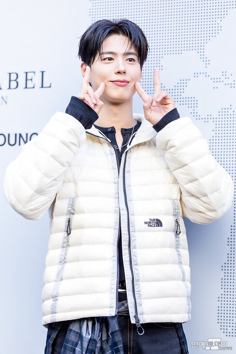 tvj2000's tweet photo. [today포토] #박보검 #PARKBOGUM, '멍뭉미' #노스페이스 #thenorthface

📸 https://t.co/V9oHy5SYLo https://t.co/4c4iGr7JS8