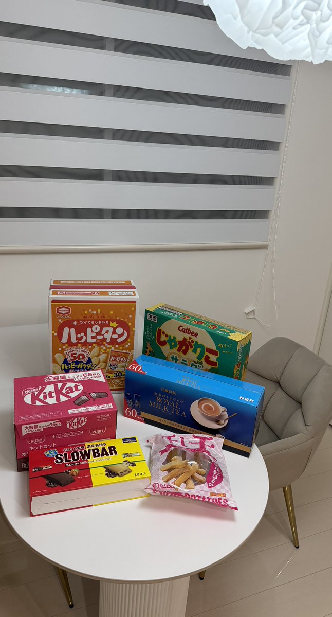dee_cos5's tweet photo. コストコーー🥳🎶
ちょっと買梅ちゃんつもりが🛒
三万円💸💦
肉肉肉🍖🥩🥓(冷蔵庫)
プルコギがお目当てだっただけなのに
おかしいなぁ🤔💨
お菓子🍪おかし🍫おやつ😋
皆んな絶対に行ったら買うのなんだろ🤔👂⁉️
子供が誕生日だったから
🍉スイカメッセージ🍉(暇人か🤟)
#コストコ
#誕生日 https://t.co/3ehb8QOD4F