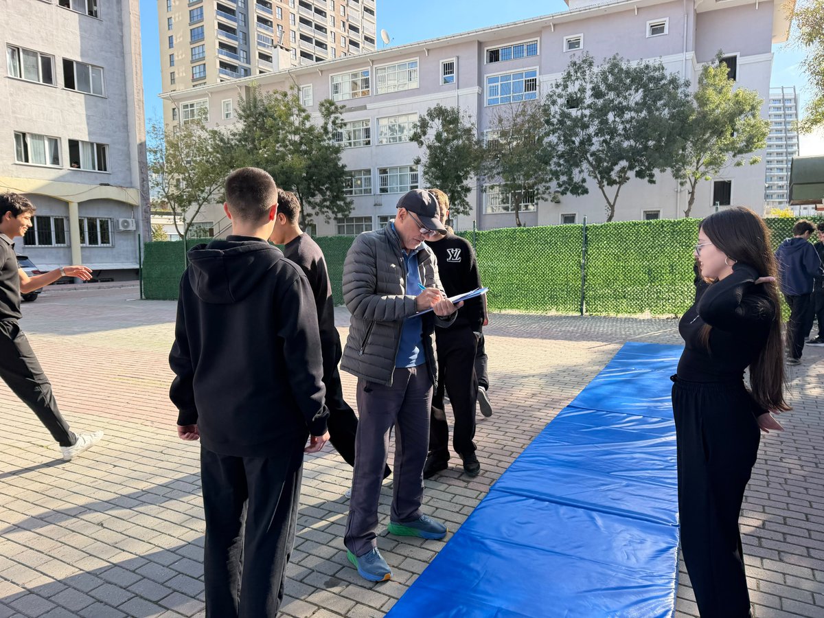 RGAL_34's tweet photo. Bakanlığımız tarafından öğrencilerimizin fiziksel uygunluk düzeylerini belirlemek ve sağlıklı yaşam konusunda farkındalıklarını artırmak amacıyla uygulanan “Sağlıkla İlgili Fiziksel Uygunluk Karnesi” programı, Beden Eğitimi ve Spor Öğretmenlerimiz tarafından gerçekleştirildi. https://t.co/GS6WhVbxcE