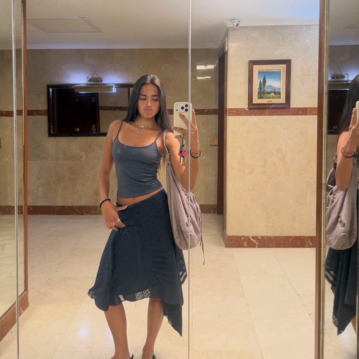 reificco's tweet photo. My mirror selfie agenda. 🤍 https://t.co/zKfuCr3gTx