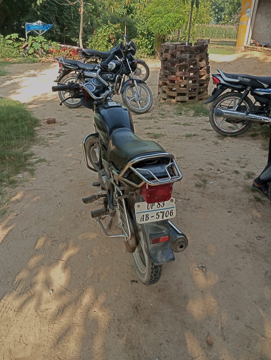ram_ladate's tweet photo. @firozabadpolice
@112UttarPradesh @Uppolice @adgzoneagra @igraigragra 
महोदय, आज दिनांक 06/10/2026 को सुबह लगभग 06:40 बजे आइडियल स्क���ल व यूरो स्कूल के बीच, करहल रोड (थाना सिरसागंज) पर एक अनियंत्रित लोडर द्वारा बाइक में टक्कर मारकर फ़रार होने (Hit &amp; Run) का मामला सामने आया है https://t.co/YE370X18oi