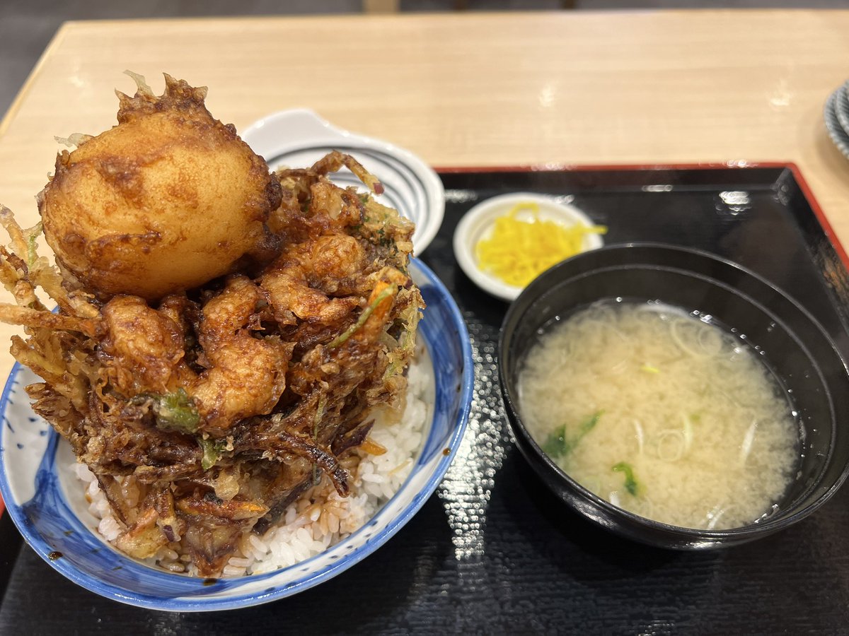 Tomocyan13's tweet photo. ランチ かき揚げ丼

 #とろたく神田
 #かき揚げ丼 https://t.co/NjtBIROzxf