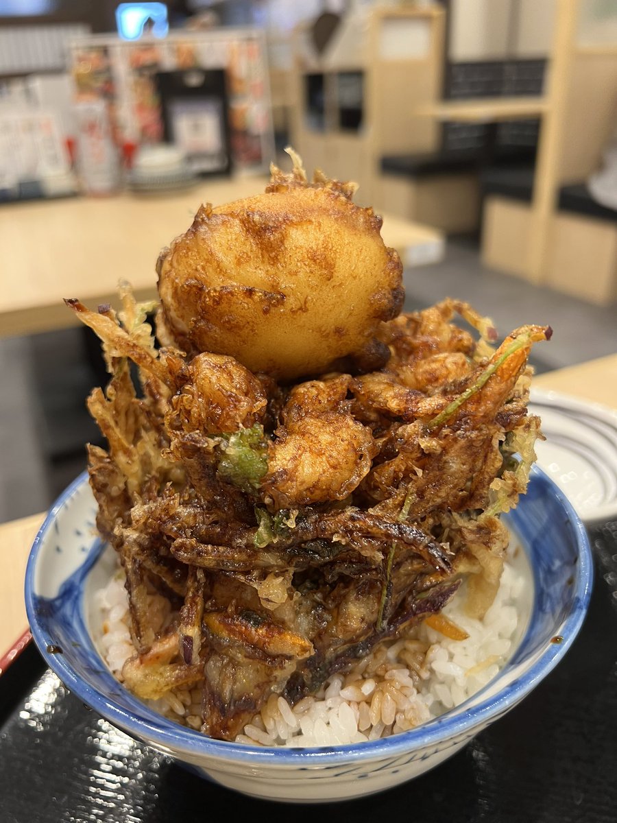 Tomocyan13's tweet photo. ランチ かき揚げ丼

 #とろたく神田
 #かき揚げ丼 https://t.co/NjtBIROzxf