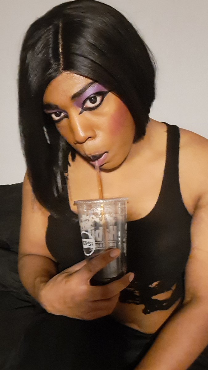 MidnaMoon69's tweet photo. Sipping your soft drink
#gothgf #tgirl #gothgirl https://t.co/NVkD3nF7BV