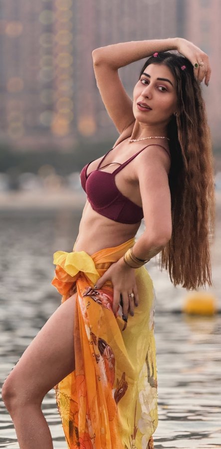 DipikaS10621136's tweet photo. Wishing the Hottest and the Most Gorgeous Model/Actress @rumasharmaa a Happy Birthday #RumaSharma https://t.co/uJnoWiwP0J