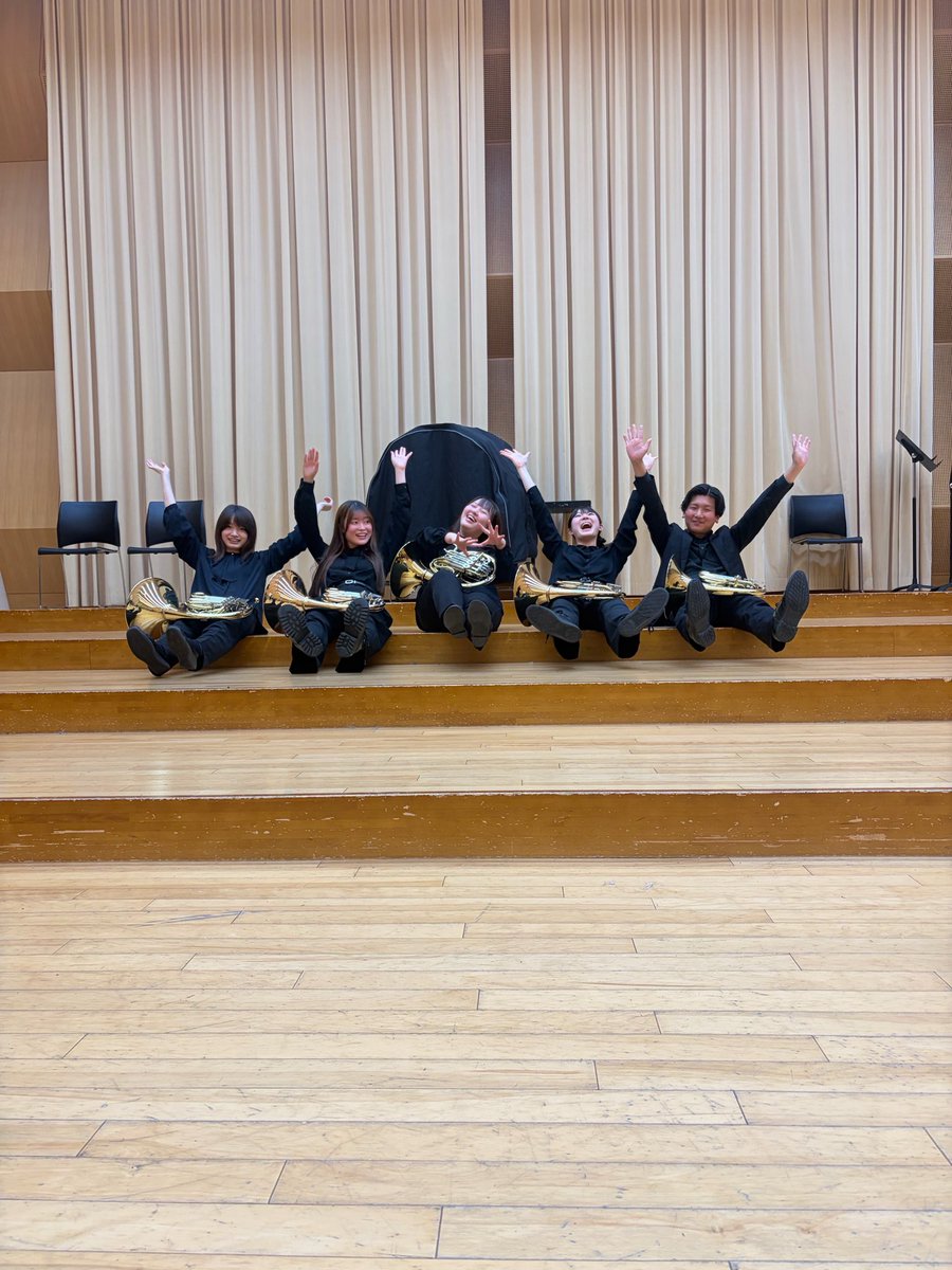 kunitachi_horn's tweet photo. 国立音楽大学ホルン研究室学内演奏会終演いたしました🎶
学内限定での演奏会でしたが、沢山の方に演奏を聞いていただき、貴重な時間を過ごすことができました❗️
今後とも国立音楽大学ホルン研究室をよろしくお願いいたします🙇 https://t.co/ajrDkxj8TP