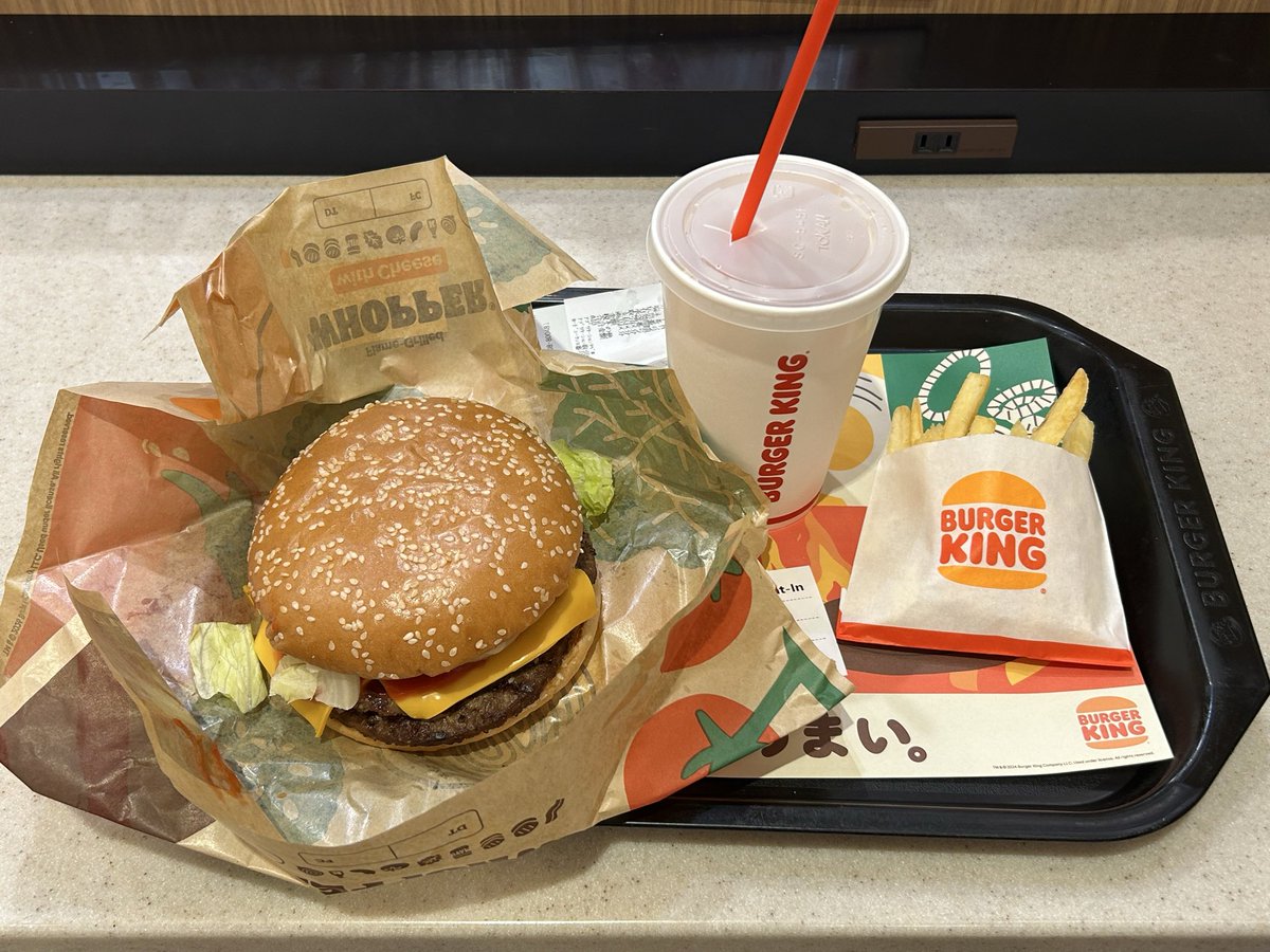 SivaMachine's tweet photo. 久々のバーキン
相変わらずデケェなw https://t.co/lDh4cLXfEh