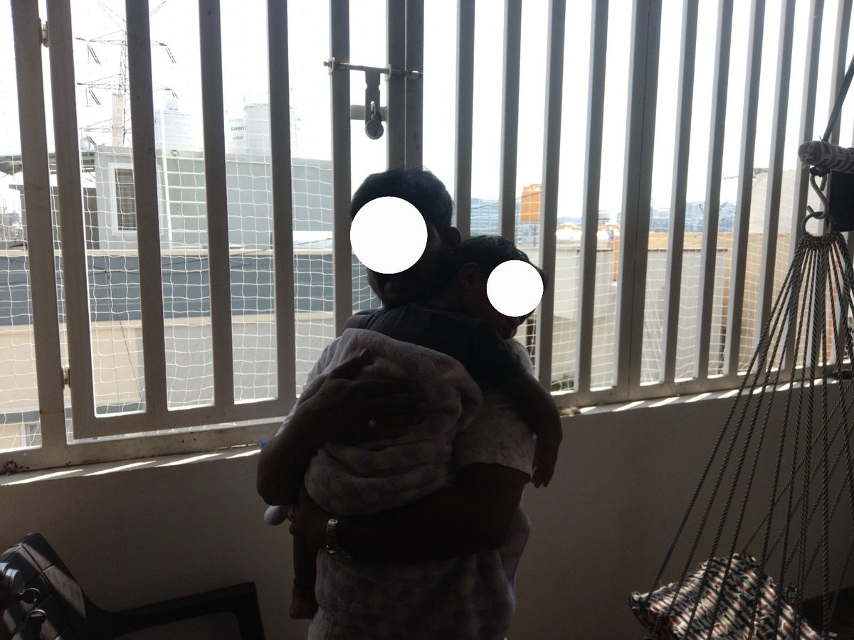 krpurambcpps's tweet photo. A 2.5-year-old girl accidentally got locked inside a room in Ayyappanagar. Responding immediately to a 112 call, Hoysala 220 (ASI Beeresh &amp; AHC Santhosh) reached the spot in 8 mins &amp; safely rescued her.
​Kudos to the team! 👏 https://t.co/ED5ORESdpy