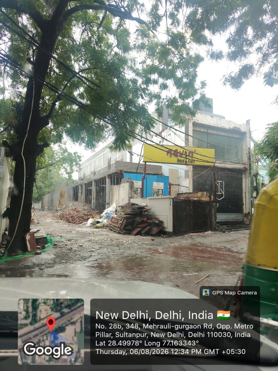 WelfareCrime's tweet photo. विषय: Metro Pillar No. 28 के सामने, MG Road, Sultanpur में अवैध निर्माण – JE Honey Aggarwal की मिलीभगत, 1 करोड़ रिश्वत और बड़े नेताओं की भूमिका की जांच की मांग

सेवा में,  
आयुक्त महोदय, नगर निगम दिल्ली (MCD)

महोदय,

Metro Pillar No. 28 के सामने, MG Road, Sultanpur पर बिना स्वीकृत नक्शे के निर्माण चल रहा है। स्थानीय सूत्रों के अनुसार JE Honey Aggarwal की मिलीभगत से यह काम हो रहा है। खबर है कि इसमें करीब 1 करोड़ की रिश्वत ली गई है और कुछ बड़े BJP नेताओं (जो अपने क्षेत्र में बाहुबली हैं) का भी हिस्सा गया है।

Honey Aggarwal जी, कार्रवाई क्यों नहीं हो रही? मात्र 3 साल में करोड़ों की संपत्ति कैसे बन गई? विभाग में क्या चल रहा है?

हरियाली खत्म हो रही है, प्रदूषण बढ़ रहा है। आम जनता के बच्चे और लोग मरेंगे, लेकिन इन नेताओं-अफसरों को फर्क नहीं पड़ता क्योंकि उनके बच्चे विदेश में पढ़ते-रहते हैं। एक बार नेता बन जाओ तो जिंदगी भर मौज ही मौज।

अतः अनुरोध है:
1. तुरंत निरीक्षण कर अवैध निर्माण रोका जाए।
2. स्वीकृत नक्शे और अनुमति की जांच हो।
3. Honey Aggarwal की निष्पक्ष Vigilance Inquiry हो और लापरवाही/मिलीभगत पर सख्त कार्रवाई हो।
4. 1 करोड़ रिश्वत और नेताओं के हिस्से की CBI जांच कराई जाए।

सिर्फ बोलने-लिखने से कुछ नहीं होगा। जनहित में तुरंत कार्रवाई करें।

धन्यवाद

@MCD_Delhi @LtGovDelhi @DMSouthDelhi @CVCIndia @DirectorPI_MCD @AdditionalMcd @ANI @DCSOUTHZONE  
@DPCC_Pollution @CPCB_OFFICIAL @DelhiPwd @CMODelhi @parivartan54164 @HMOIndia @gupta_rekha @mssirsa @ashishsood_bjp

#IllegalConstruction #HauzRaniEncroachment #ActionNow #HoneyAggarwal