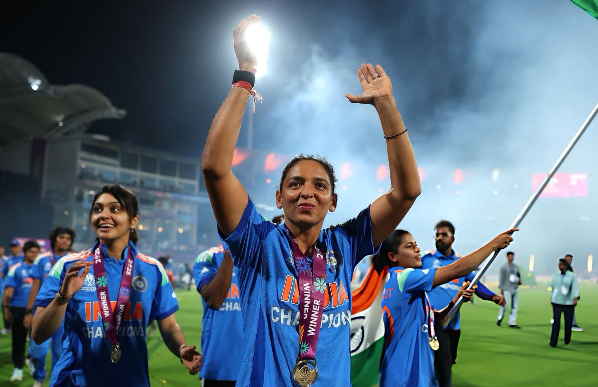 justcricket_app's tweet photo. THE CAPTAIN SIGNS OFF. 👑🇮🇳

World Cup-winning skipper Harmanpreet Kaur steps down as India captain from all formats with immediate effect! 

#TeamIndia https://t.co/Dtxrq06uLc