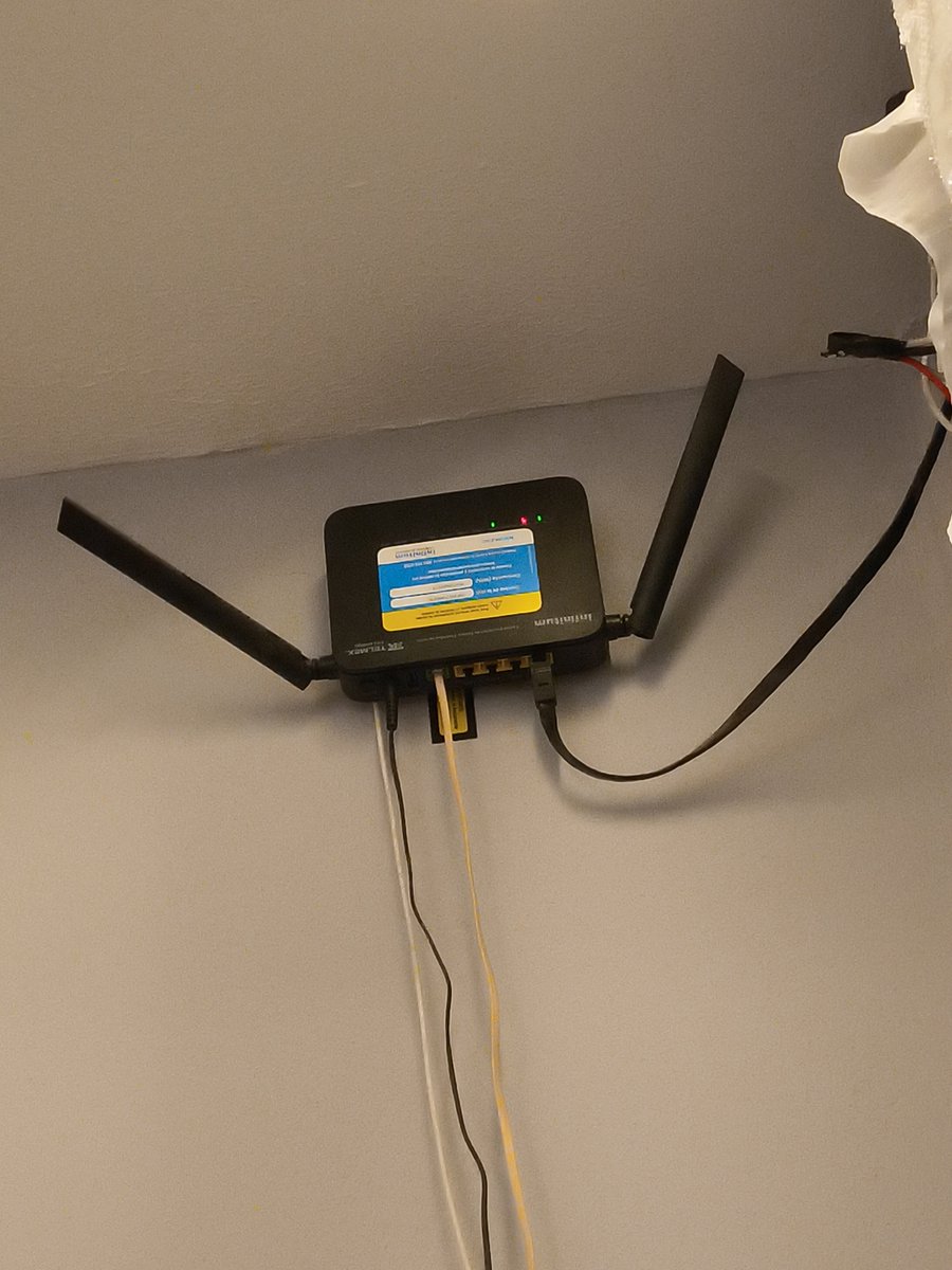 ChuyandresDM's tweet photo. Llevo casi 3 días sin internet cuánto tiempo más?? Estaba muy contento con ustedes pero está es la segunda ocasión que sucede esto @TELMEXSoluciona  @infinitum https://t.co/iJD3EcEZ2d