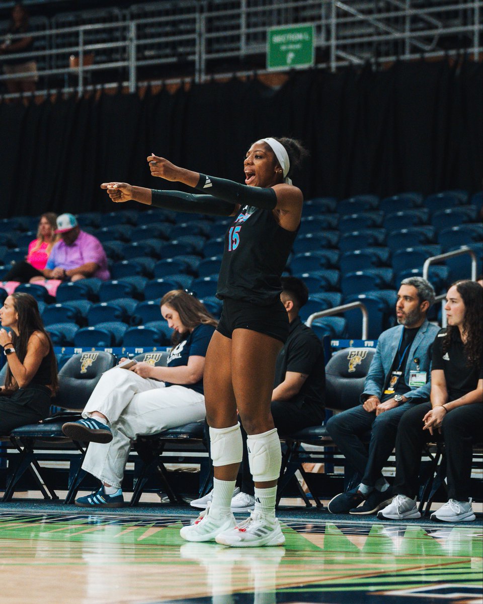 RayneVolleyball's tweet photo. Me. 

📸 FIU https://t.co/eO1J2U3Aih