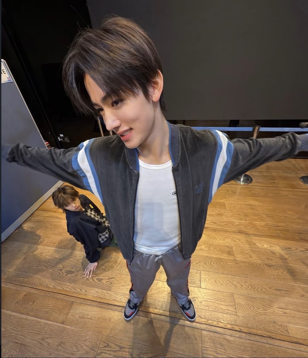 z20te's tweet photo. 되게지켜주고싶게있으심 https://t.co/pJwTS0rJHZ