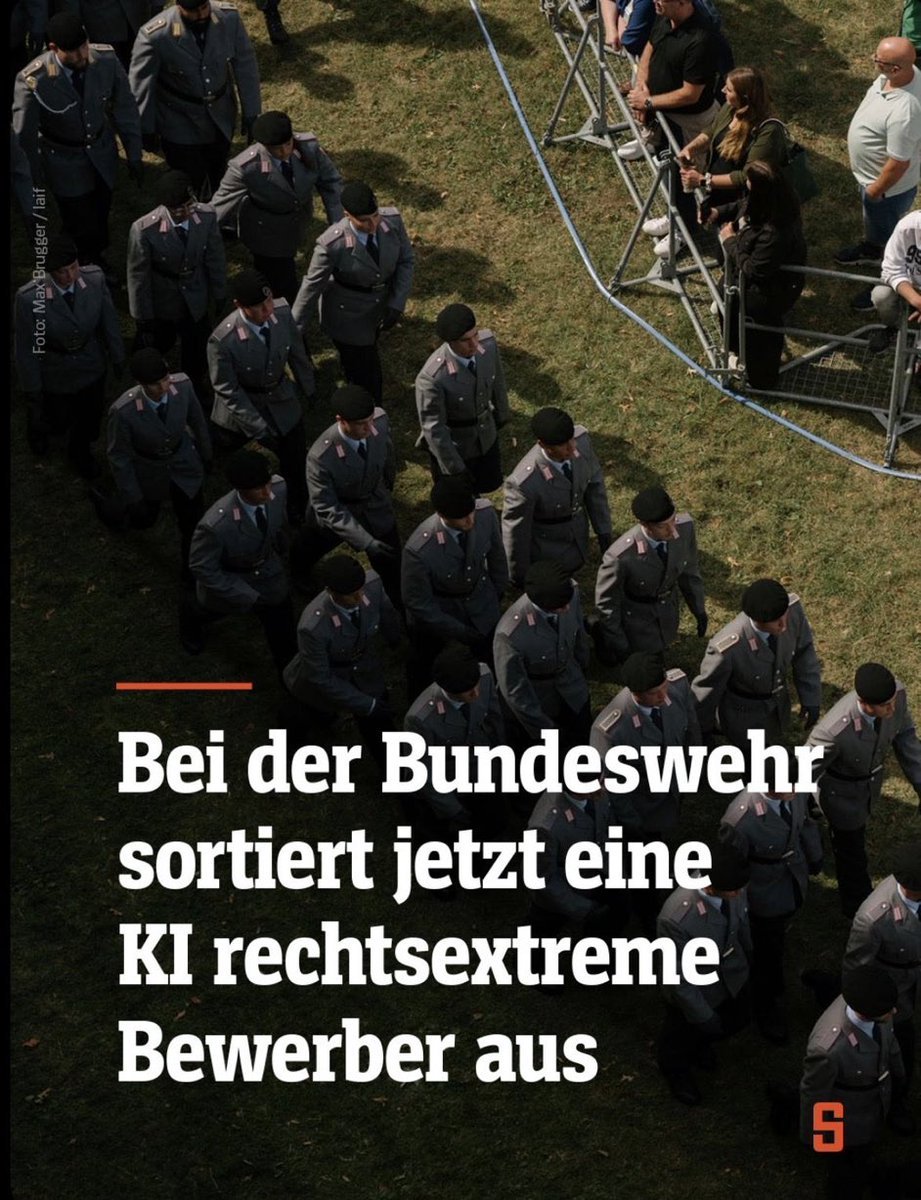 LViehler's tweet photo. Der ultimative Lifehack, um der Fleischpresse zu entgehen:
Beiträge der AFD liken und ein Schlumpfvideo teilen. https://t.co/5xWA0QmMqZ