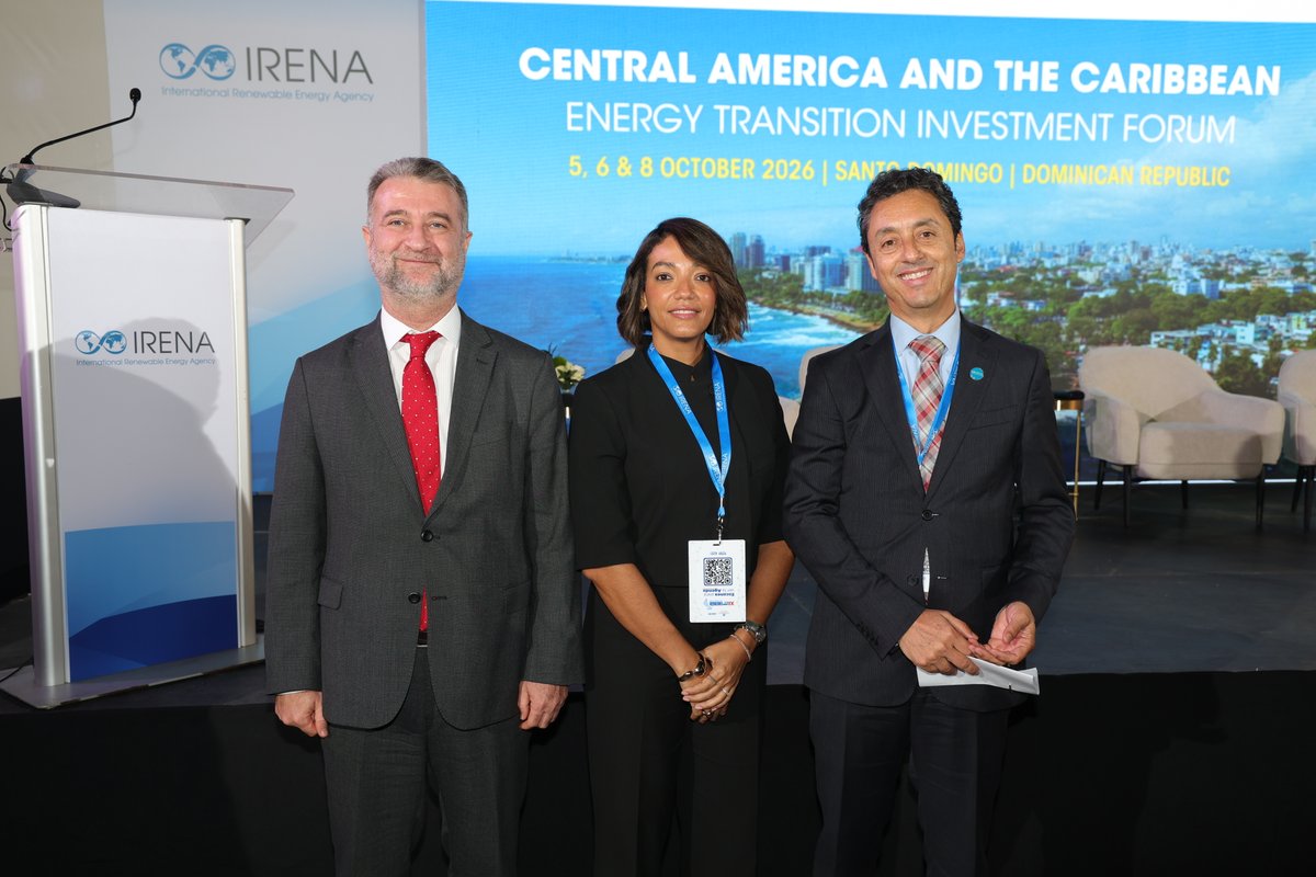IRENA's tweet photo. An average annual investment of ± US$3.5 bn is needed to advance Central America’s #energytransition through 2050. Held by @IRENA & hosted by @energiayminasrd, the High-Level Dialogue Day taking place in parallel w/ @OLACDE Energy Week in Santo Domingo focused on:
→ grid investment and regional interconnection
 → storage, digitalisation & modernisation
 → blended finance & public-private partnerships