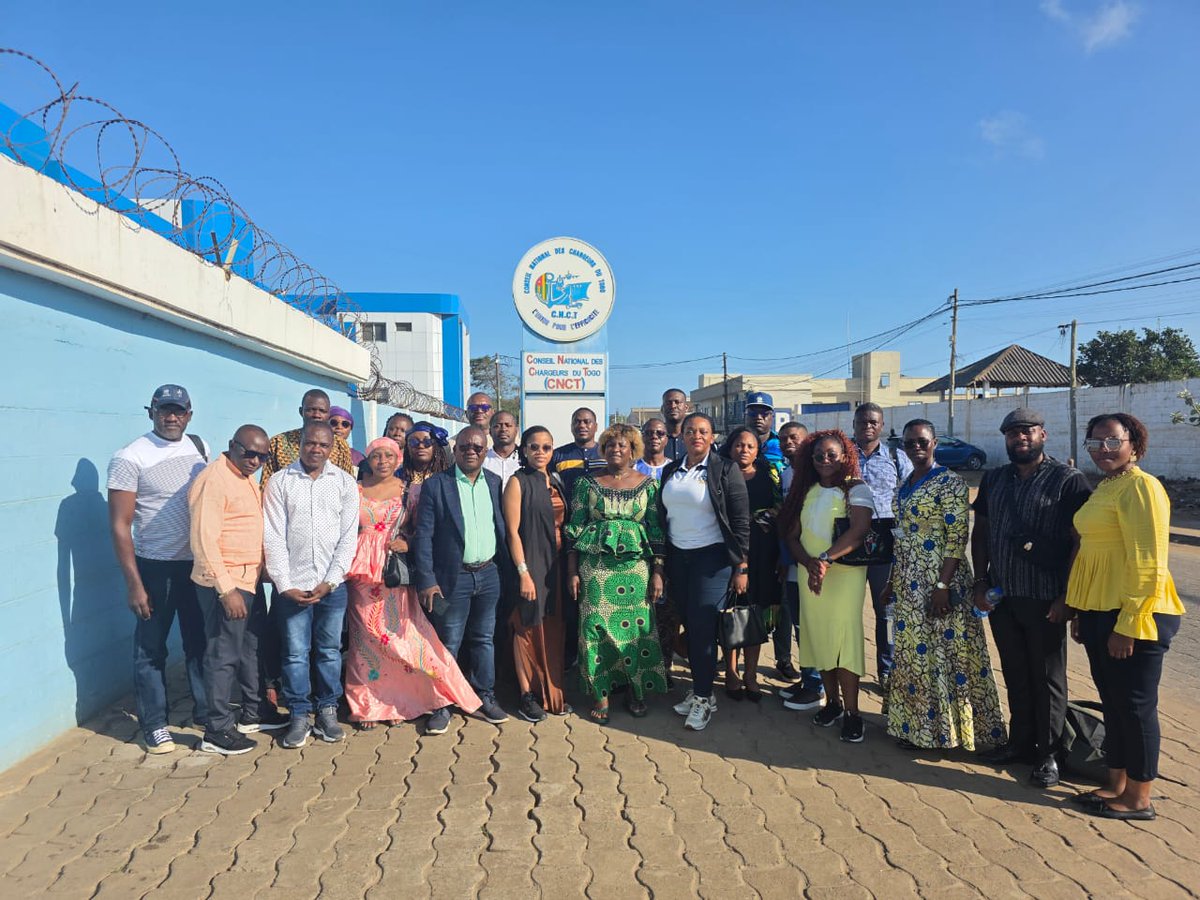 TrainForTrade's tweet photo. ���� Le Port Autonome de Lomé accueille la 17e promotion du Port Autonome de Douala pour un voyage d'étude : échanges, travaux de recherche et visites du CNCT, LCT, Wharf de Lomé et PIA ⚓Une immersion qui renforce les liens entre les communautés portuaires africaines 🌍 https://t.co/rClczNshpG