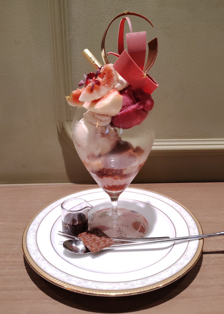 yosyhum's tweet photo. デリーモ東京
オードリーフィグ
無性に無花果が食べたくて😋
無花果には赤ワインとダークチョコを合わせたい派なので、濃厚なソースが添えられてて、満足度上がる⤴ https://t.co/jSxj6dQeBh