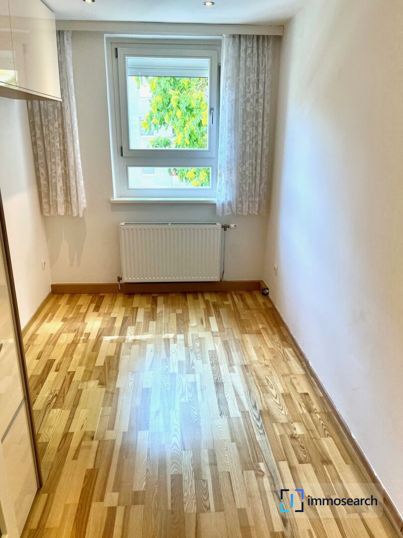 immo_aldin's tweet photo. 3 Zimmer und 52,9 m² in 1100 Wien gesucht? Die gut geschnittene Wohnung im 1. Stock ist durchgehend instand gehalten und punktet mit Vorraum, Wohnküche, 2 Zimmern, Bad, WC und Abstellraum. Kaufpreis: 220.000 EUR.

Mehr erfahren: https://t.co/yRpbVDEM6P

#Wien #Wohnung #Kauf https://t.co/bhNBkYBhRf