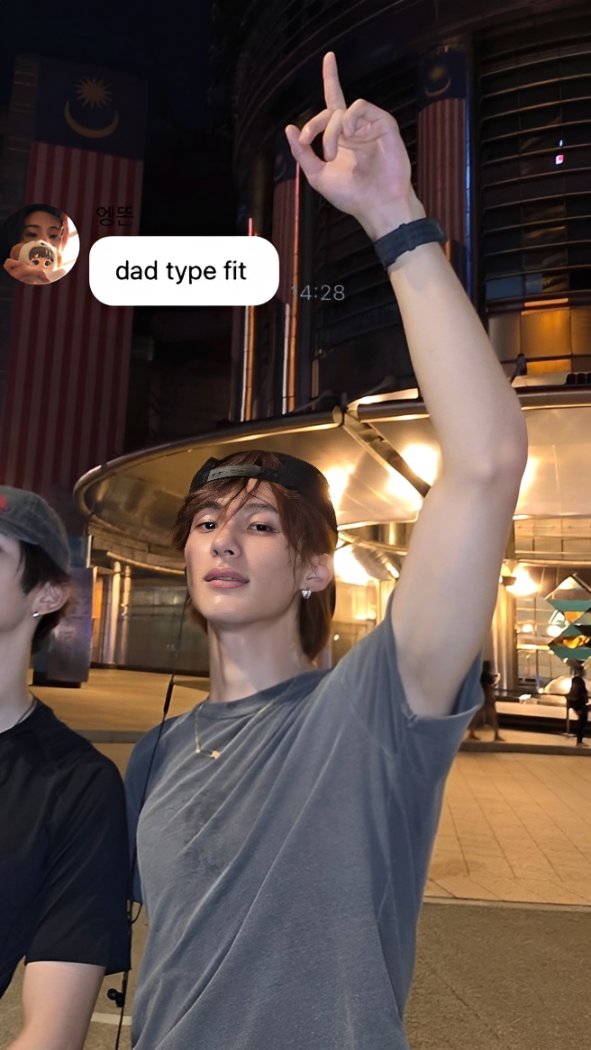 wontonaegi's tweet photo. dad type fit #anton https://t.co/cvZLvIphPh