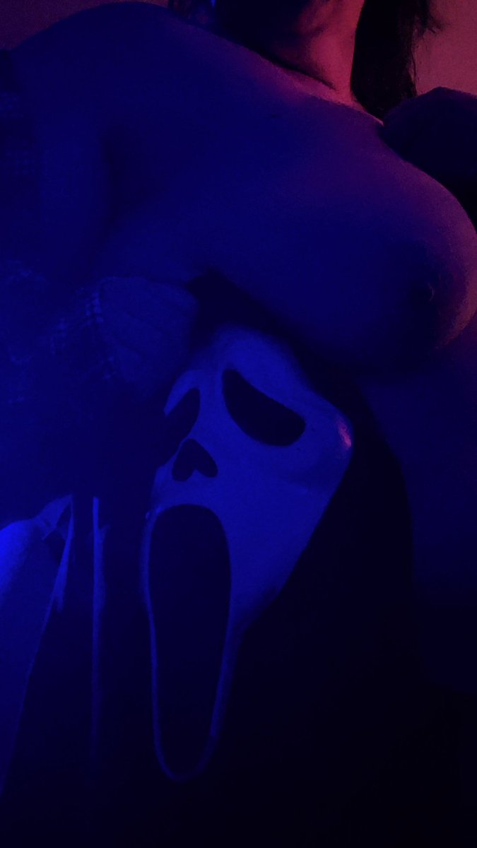 hcece31's tweet photo. Hello Cidney! #scream #kink #maskkink https://t.co/FrujZeHJ54