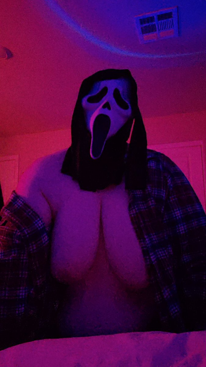 hcece31's tweet photo. Hello Cidney! #scream #kink #maskkink https://t.co/FrujZeHJ54