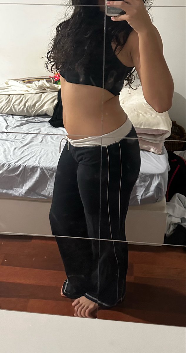 finbratstella's tweet photo. outfit of the dayyyyy https://t.co/DyemMghqq0