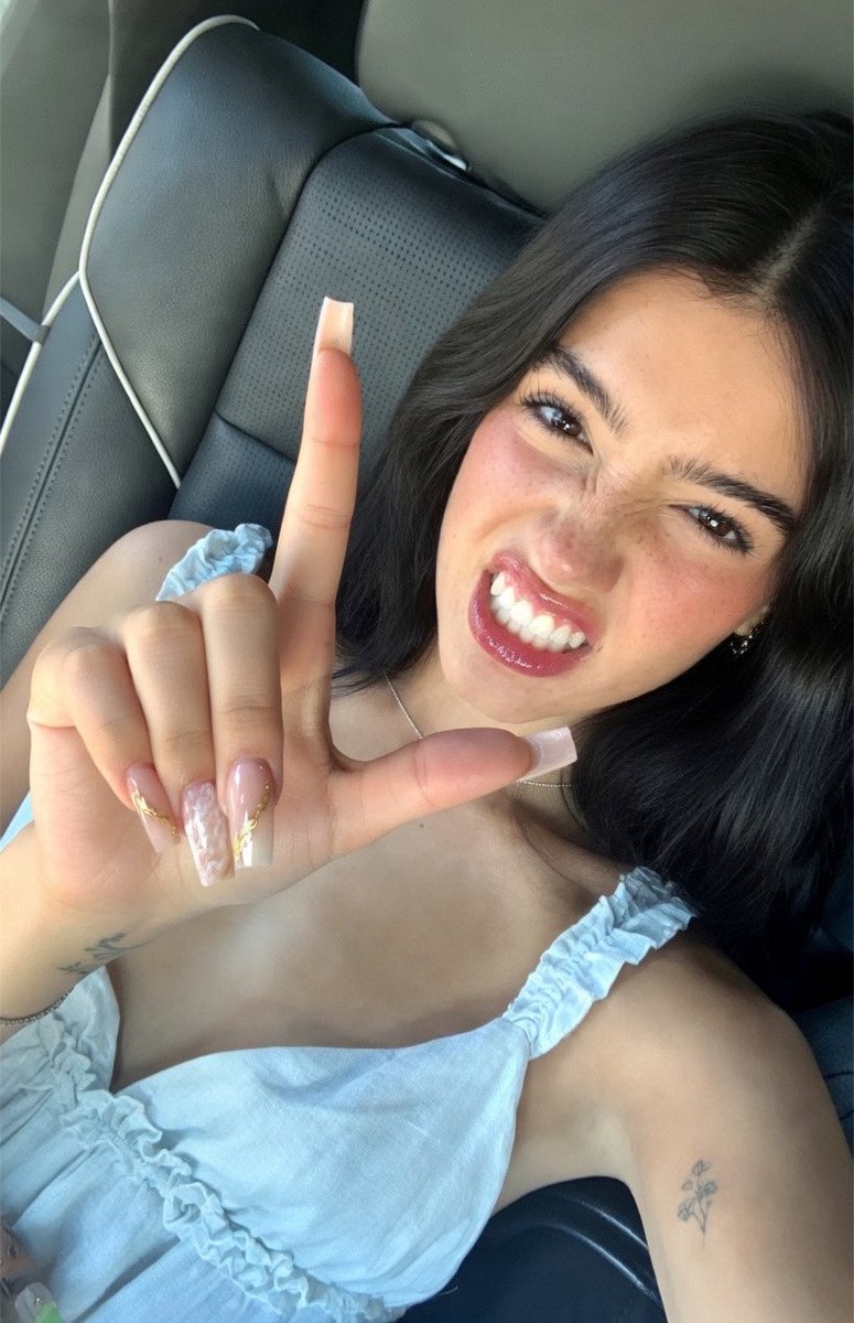 Chardiction's tweet photo. Does being treated like shit make you spurt? You losers know genuine dominance when you see it. There’s nothing I want more than to have my entire following laugh at you after I make you pay just for the privilege of public humiliation 🤣

Get D'AmeliDUMB for Goddess Charli 😵‍💫 https://t.co/rhUCpXQKtQ