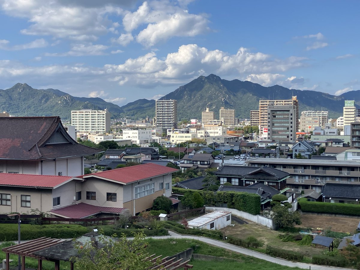 gcys0922's tweet photo. 今日の右田ヶ岳午後の散歩
桑山より
#右田ヶ岳 #散歩 #散策 #徘徊 #桑山 https://t.co/W3MrPuZ14B
