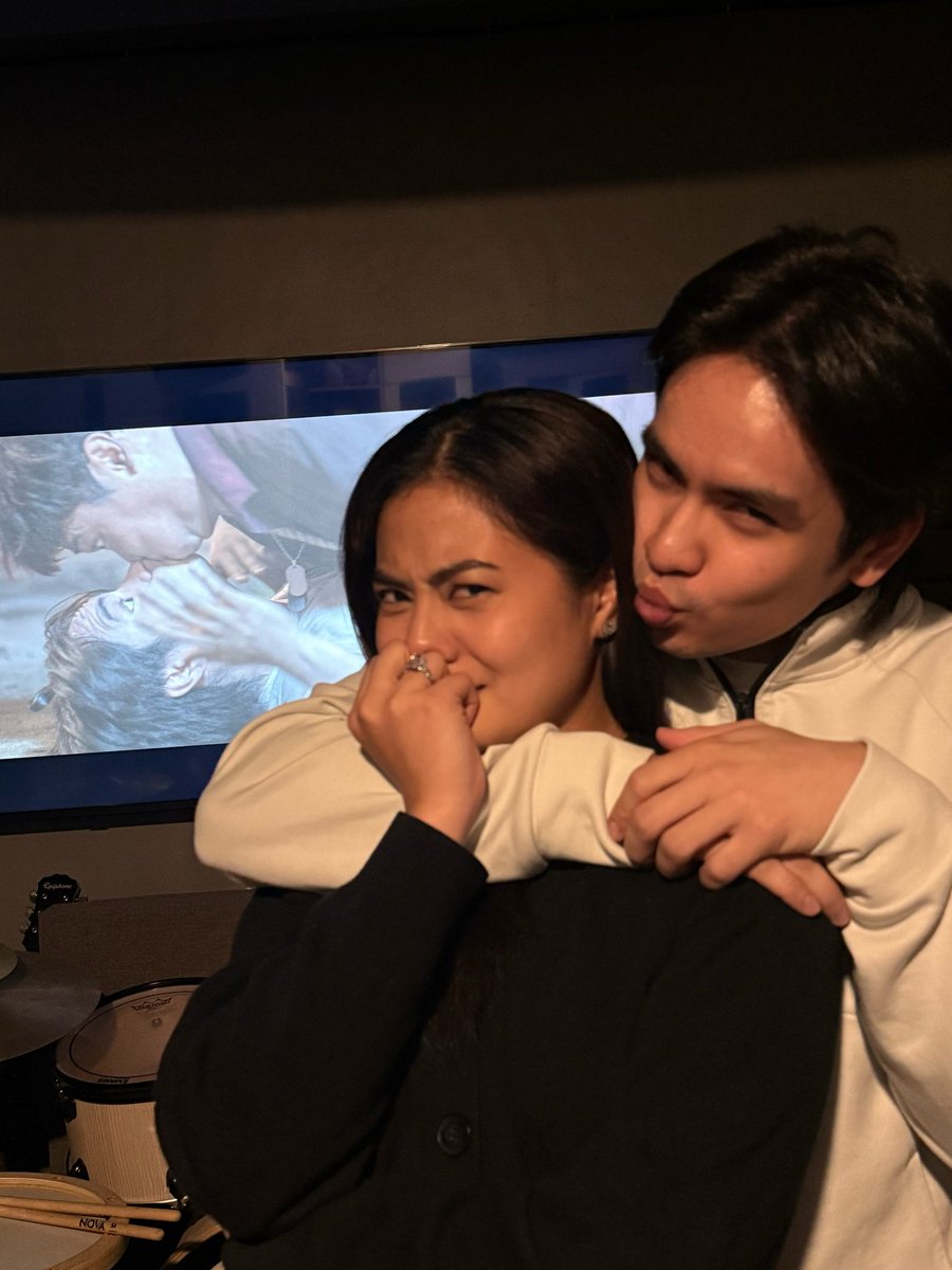 NicoleOmillo's tweet photo. Parang quota ka naman jan eh #PeeMak #OYE https://t.co/zaNC4OuhC2