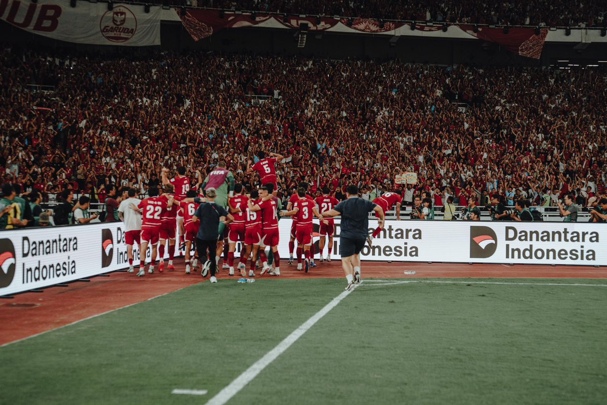 LommelSKOff's tweet photo. Geschiedenis geschreven! 🤩

Joey Pelupessy heeft met Indonesië de FIFA ASEAN Cup gewonnen! In een heerlijke finale tegen Thailand, won @TimnasIndonesia na strafschoppen! 👏🏆

#OurNature https://t.co/TLQVab4hLJ