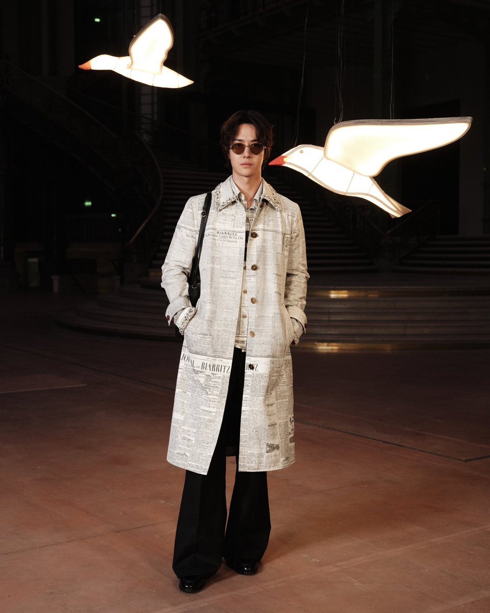 adinamadin's tweet photo. เจ้านกน้อย โผยบินสู่เวหา
.....
WANG YIBO CHANEL PFW SS27
#WangYiboxChanelSS27 #Chanel
#CHANELSpringSummer #ChanelSS27 #WangYibo https://t.co/Ax9sooLAYw