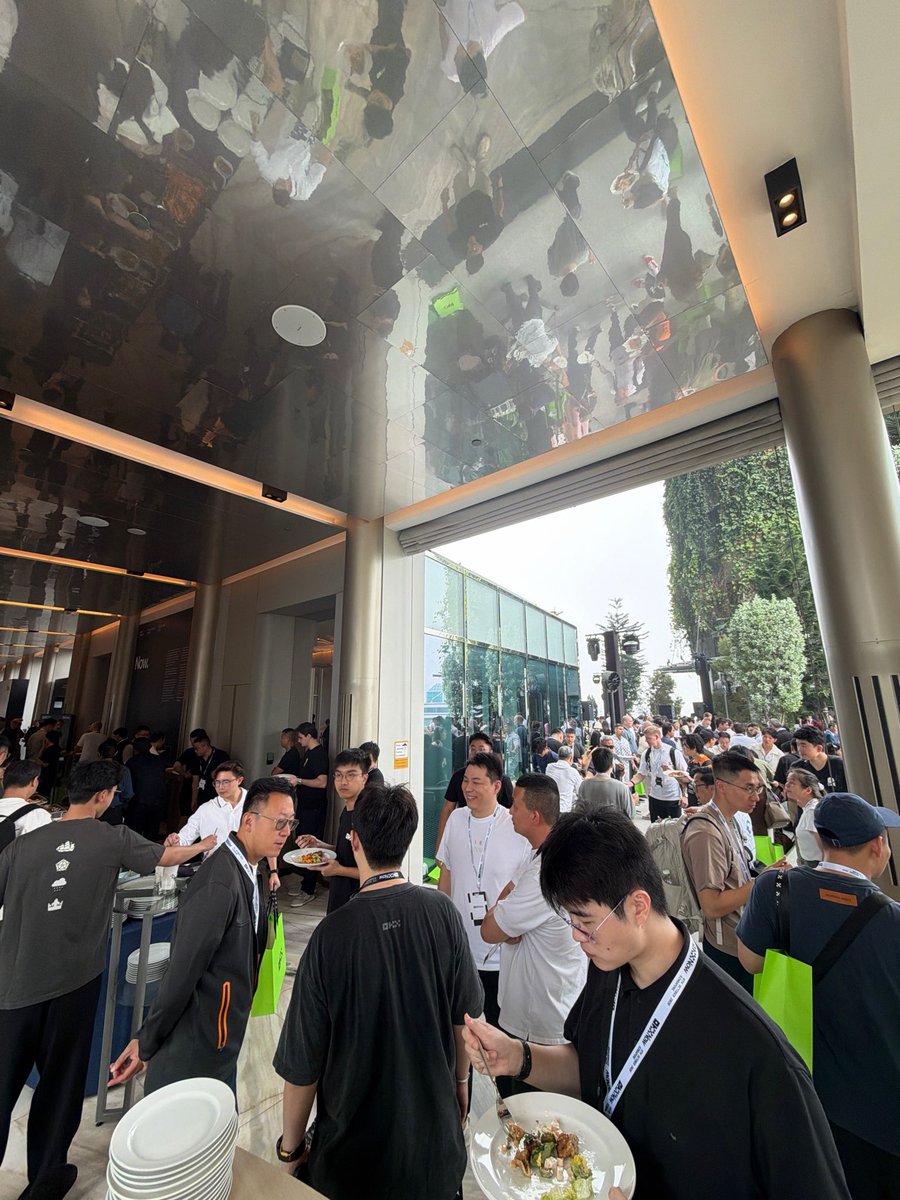 cryptobulka52's tweet photo. OKX event is really fire btw. great organization and audience https://t.co/YlGn5qJbUT