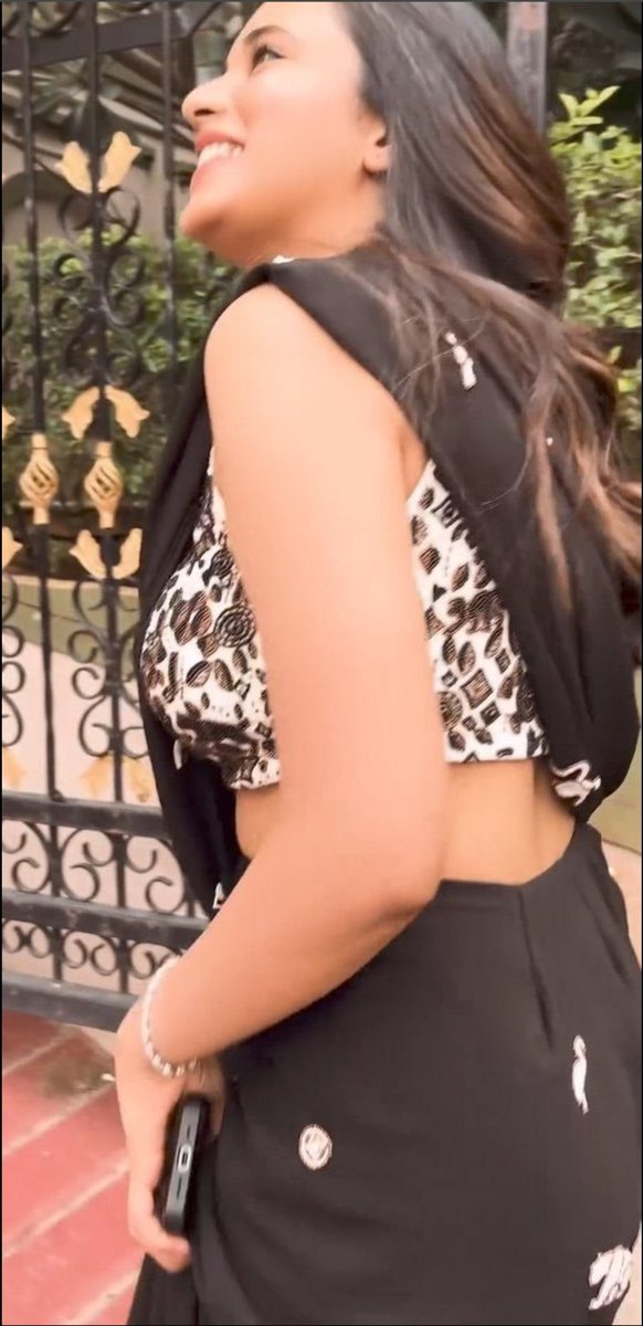 NikNik1487435's tweet photo. PAMI 🥵

#priyankamohan #pami https://t.co/B5RKtRg78I