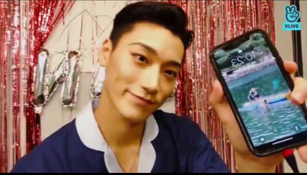 babebiiyou's tweet photo. นางก็เคยตั้งรูปอูยองหน้าจอเหมือนกันแต่มียุ้ด้วย เล่นบานาน่าโบ๊ท อุ๋อยู่ในน้ำยุ้เซอยู่ ทำไมเป็นสามคนนี้ทุกทีซินะ5336366363552525252525 https://t.co/ngffGjX1wE