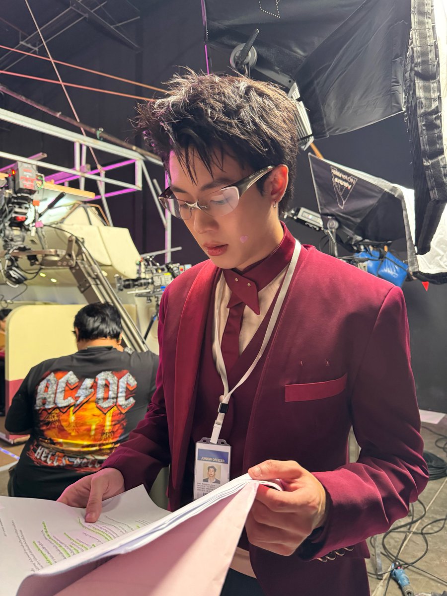 lookepeep's tweet photo. สจ๊วตน้องโบจ๊อยทำงานเป็นไงบ้างค้าบบ ꒰ᐢ. ̫ .ᐢ꒱ ⭐️💭 ขอบคุณที่ชวนนิวไปสนุกที่แกลมอรัสแอร์ไลน์ด้วยนะคับ ᯓ ✈️ ⋆°•☁︎
#Jetlag2FinalEP #Jetlag2
#NEWCHAYAPAK
#GELBOYS
#LOOKE https://t.co/lKxDnIV0p1