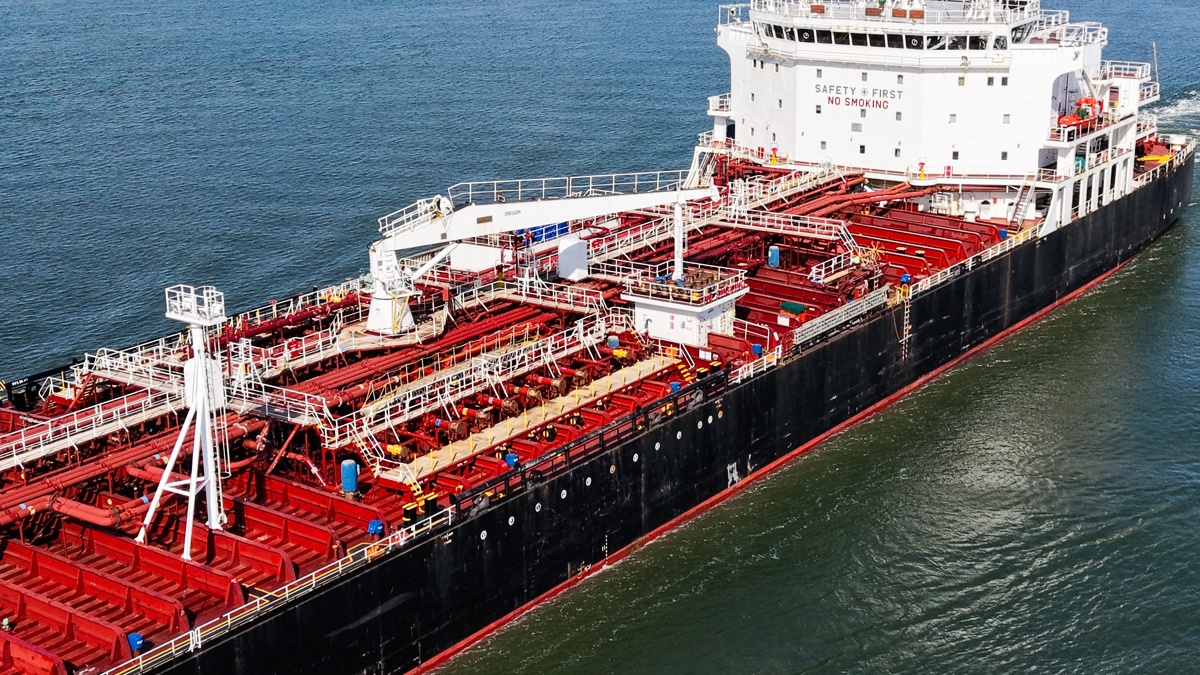 ElNacionalWeb's tweet photo. Importaciones de petróleo venezolano en España alcanzan su nivel más alto en 20 años. 🇪🇸🇻🇪 Reportes indican que España importó 641.000 toneladas 🚢 de crudo venezolano solamente en agosto de este año.

🔗 Lea más en https://t.co/UHV78srRaQ https://t.co/dwbXzZnlcK