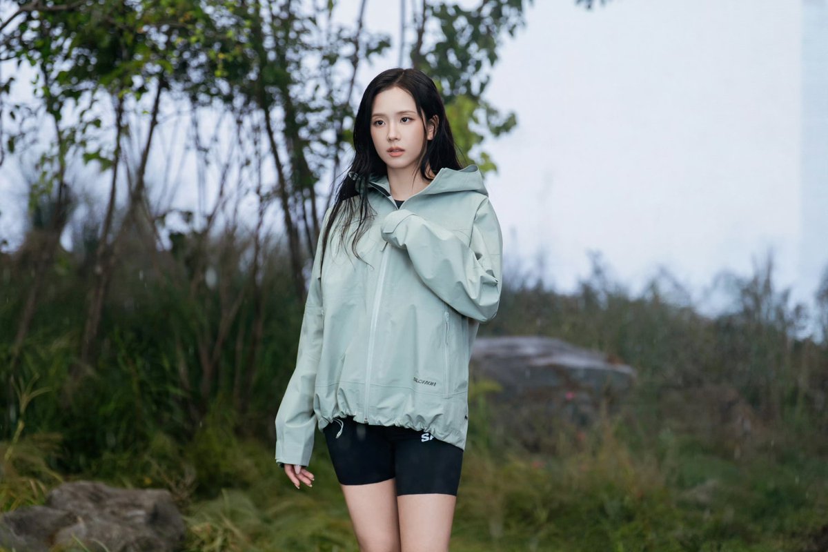JISOO_CHINA's tweet photo. #JISOO weibo update.

JISOO x SALOMON FW26 CAMPAIGN BEHIND ​​​

#JISOO #지수 @officialBLISSOO https://t.co/vw1RpNPOCq
