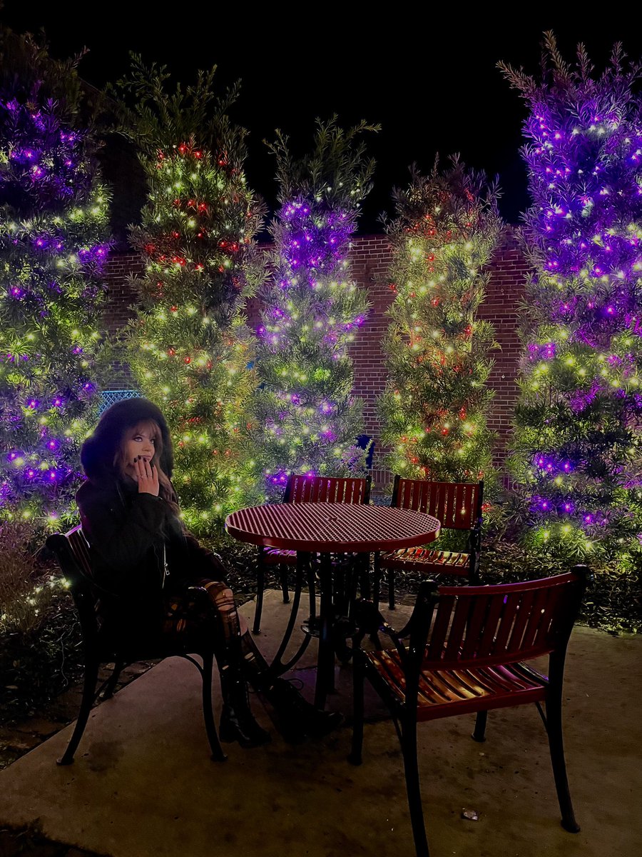 willowcorexoxo's tweet photo. now i want my flowers to shine like this✨🌸 https://t.co/OcdWEXQ4OZ