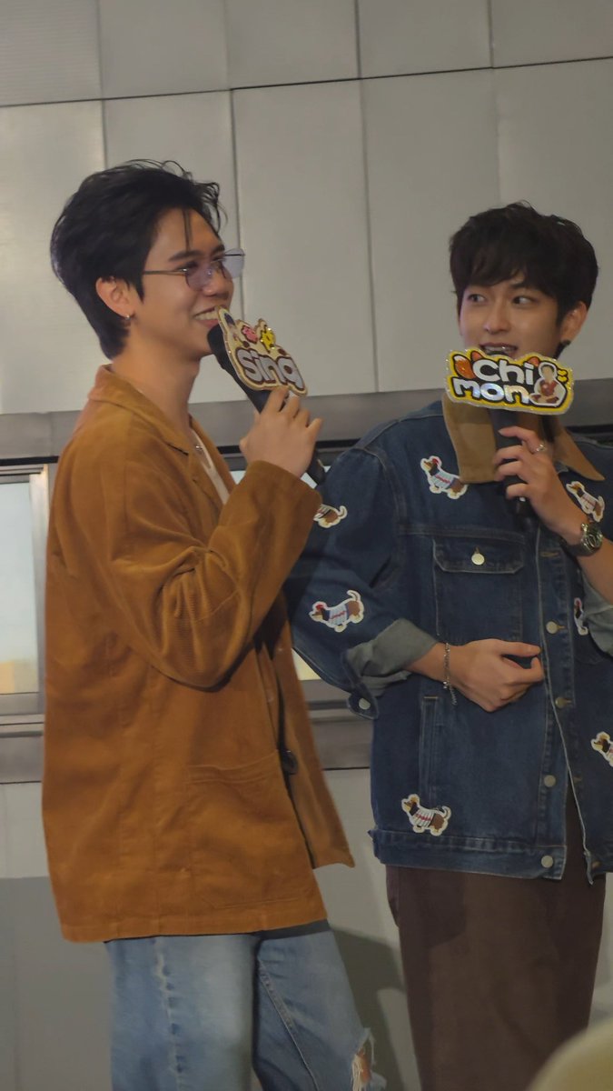mawmhuy's tweet photo. ฉันรู้ว่าเธอต้องเจออะไร ที่มันทำร้ายใจ
และรู้ว่ามันหนักเกินจะไหว แต่เธอรู้ใช่ไหม
ว่าเราทั้งสอง ต่างผ่านเรื่องราวด้วยกันมาเท่าไหร่
และในครั้งนี้ จะยังมีสองเราที่จะผ่านมันไป

( ขอโอ่งจำนวนมาก😭) https://t.co/sg1kTb0VVT