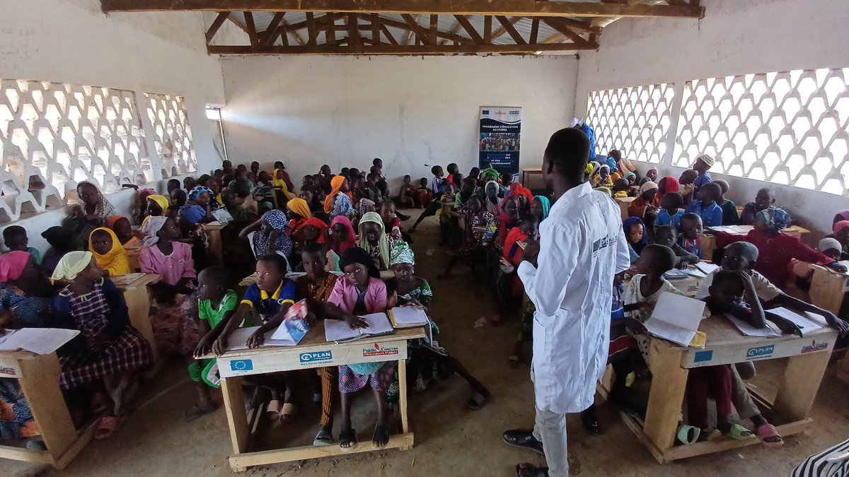 PlanCameroon's tweet photo. Supporting the Ministry of Secondary Education (MINESEC); the Ministry of Basic Education (MINEDUB); the Ministry of Higher Education (MINESUP) and all institutions promoting education through qualified and devoted teachers. https://t.co/3DFtGcbEeh