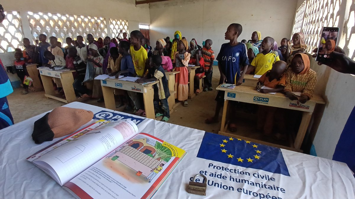 PlanCameroon's tweet photo. Supporting the Ministry of Secondary Education (MINESEC); the Ministry of Basic Education (MINEDUB); the Ministry of Higher Education (MINESUP) and all institutions promoting education through qualified and devoted teachers. https://t.co/3DFtGcbEeh