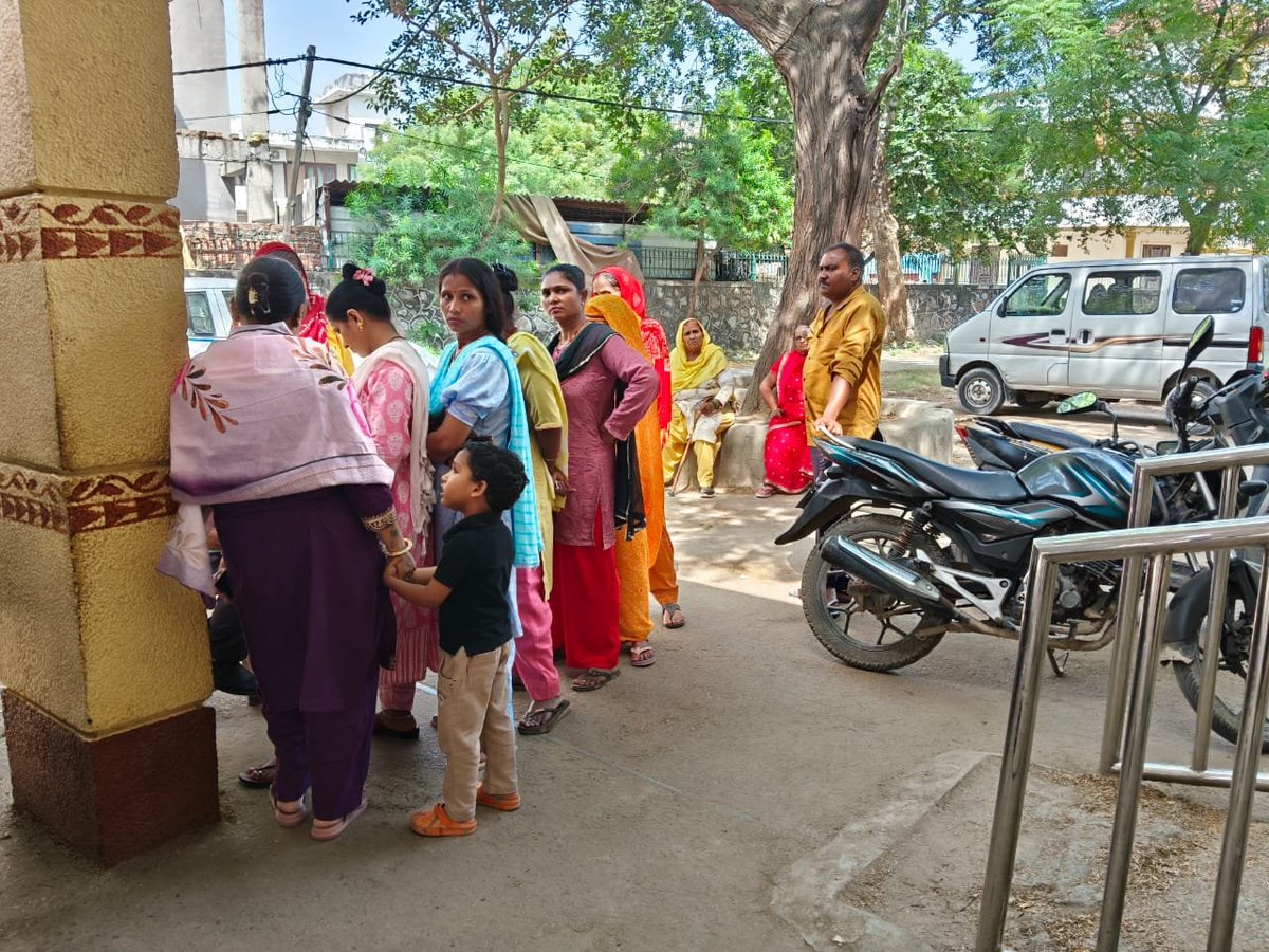 official_NITRD's tweet photo. 01.10.2026 | Ayushman Aarogya Shivir at Jonapur Dispensary

X-ray Van-based TB screening was conducted with 41 people screened. 31 X-rays were performed, with 3 abnormal findings. BP and blood sugar screening was done for 29 people.

#TBMuktBharat #YesWeCanEndTB #NTEP https://t.co/btz8qCTIOc