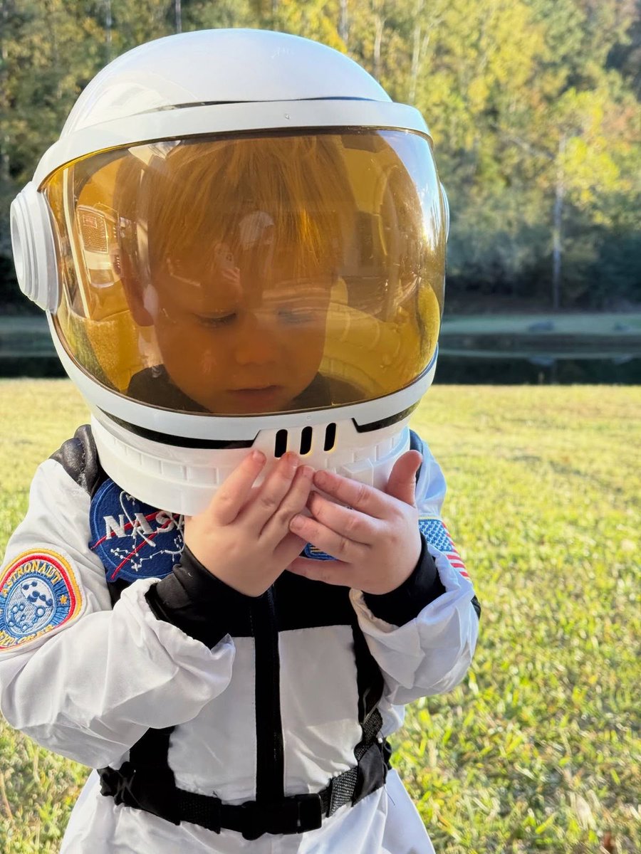 __ELONSMXUPDATE's tweet photo. Be Honest  

If Elon Musk asked lil X in your presence, “Son, would you like to go to Mars with me?”  

Would you allow him to make that choice?  

Yes or No?  

Leave your comment below and follow up for more 👇❤️ https://t.co/Ivlr29iIc9