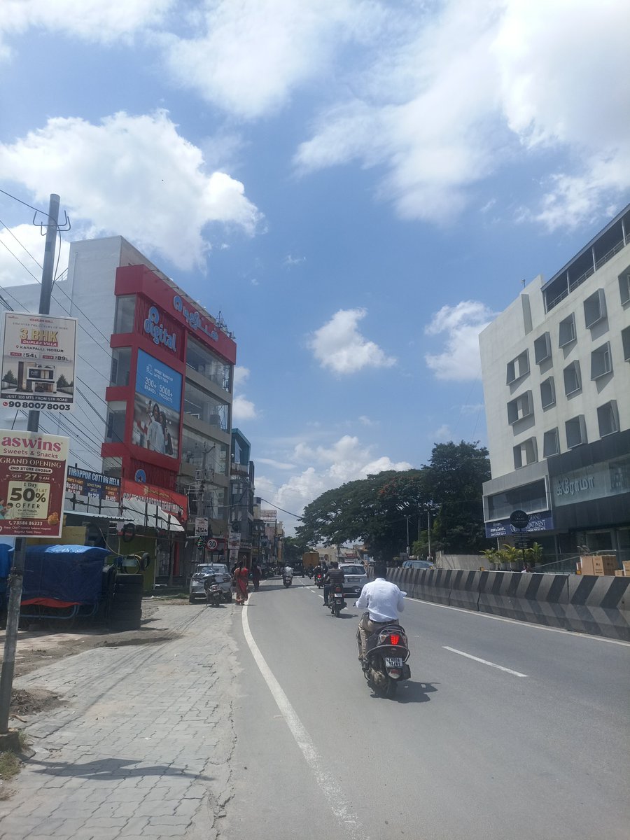 banana_sethhh's tweet photo. Blue sky https://t.co/F4rGAq3NM9
