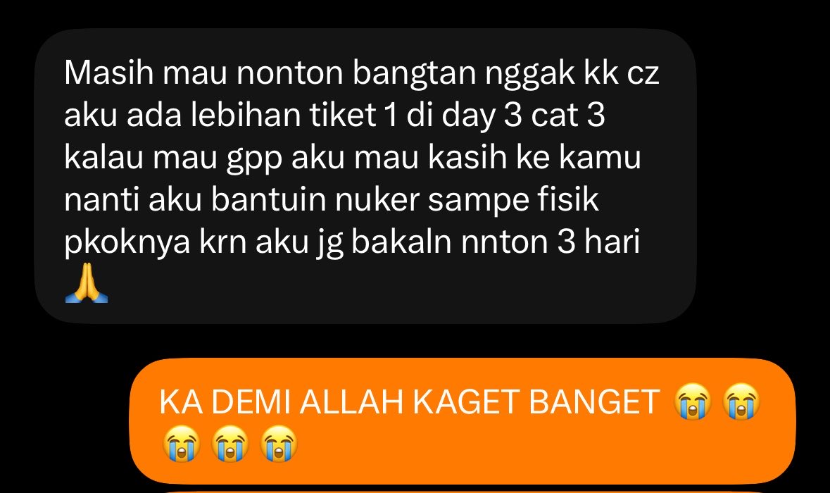 myAmygdala93's tweet photo. MASYAALLAH ALLAHUAKBAR ALHAMDULILLAH 😭😭😭😭😭
Di saat gua udh mulai ikhlas ngelepas tiket konser bts, dan gua mencoba menguatkan diri karena ga jd ketemu bangtan, dlm waktu kurang dr sehari Allah kirim orang baik ini 😭😭😭😭
Belio mau kasih tiketnya cuma cuma tanpa syarat apapun, bahagia, terharu campur aduk.

Kebaikan kk ini ga cuma mau ngasiin tiketnya aja, tp belio jg bantu kasih tiket day 2, menyesuaikan karena gua cuma bisa day 2. Awalnya gua bilang bingung kalo day 3, karena hari kerja jd keiko ga ada yg jagain karena papanya kerja. Gua bilang gini bukan maksud mau merepotkan, tp gua transparan aja kalo day 3 emang sulit, dr pd gua maksa ambil day 3 tp nanti pusing lg mikirin kondisi orang rumah, jd gua cerita aja apa adanya, DAN SIAPA SANGKA BELIO MAU NUKER TIKET PUNYA TEMENNYA YG DAY 2 😭😭😭😭

Berkat doa kalian Allah kirim orang sebaik ini, makasih banyak gais 🥹 ga pernah kebayang hidup gua di kelilingi orang orang baik 😭
SAMPAI JUMPA DI CAT 3 DAY 2 BANGTAN DAN ARMY 😭😭😭💜💜💜💜