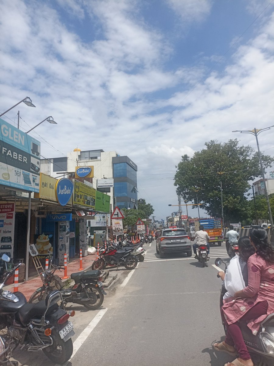banana_sethhh's tweet photo. Blue sky https://t.co/F4rGAq3NM9